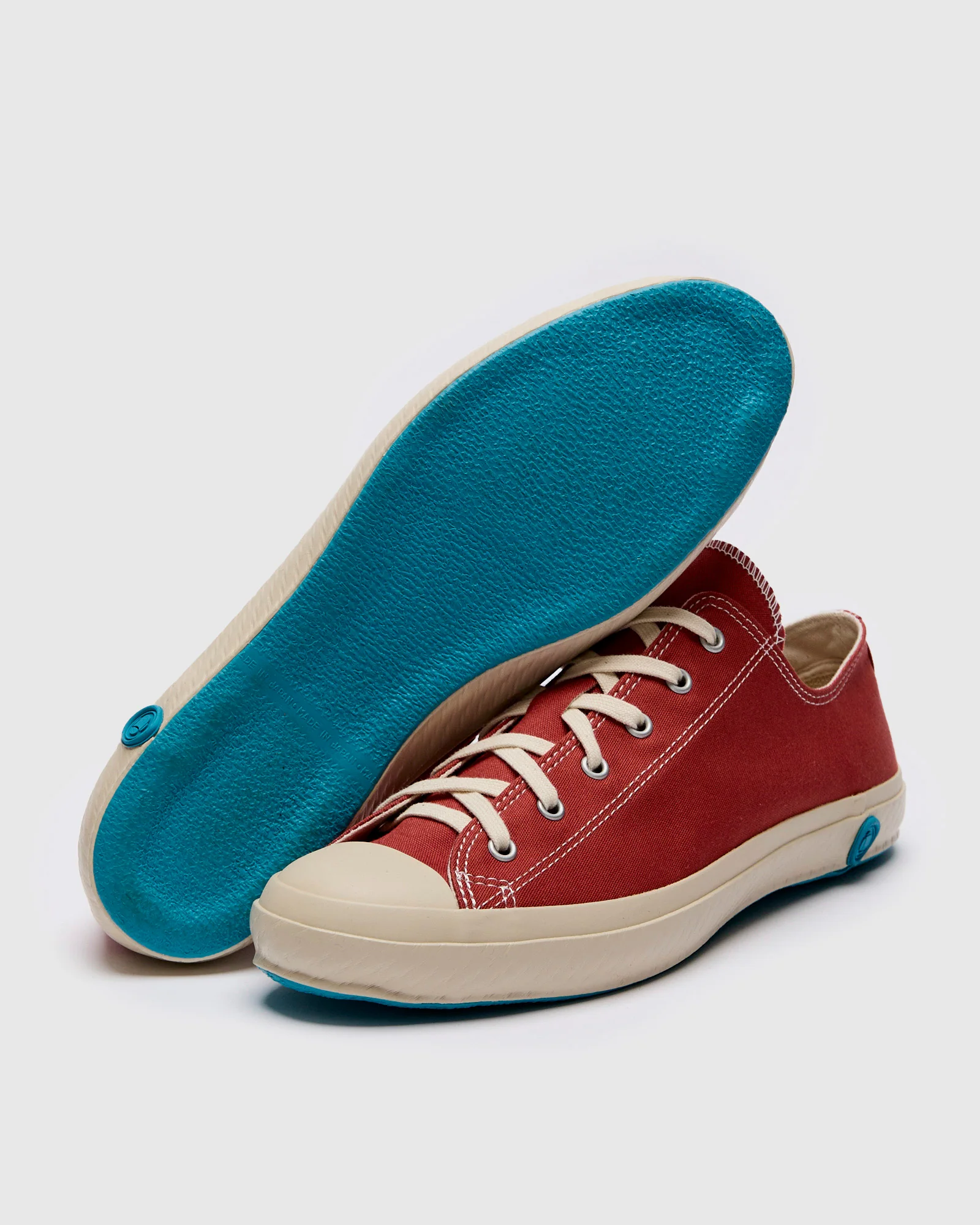 01JP Low Top Sneaker in Red - Image 2