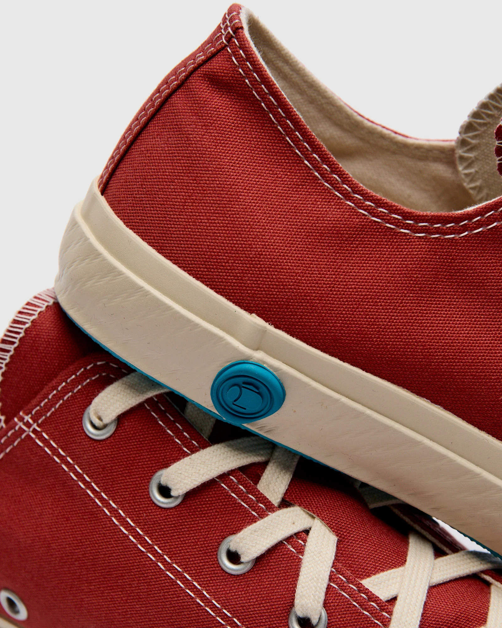 01JP Low Top Sneaker in Red - Image 9
