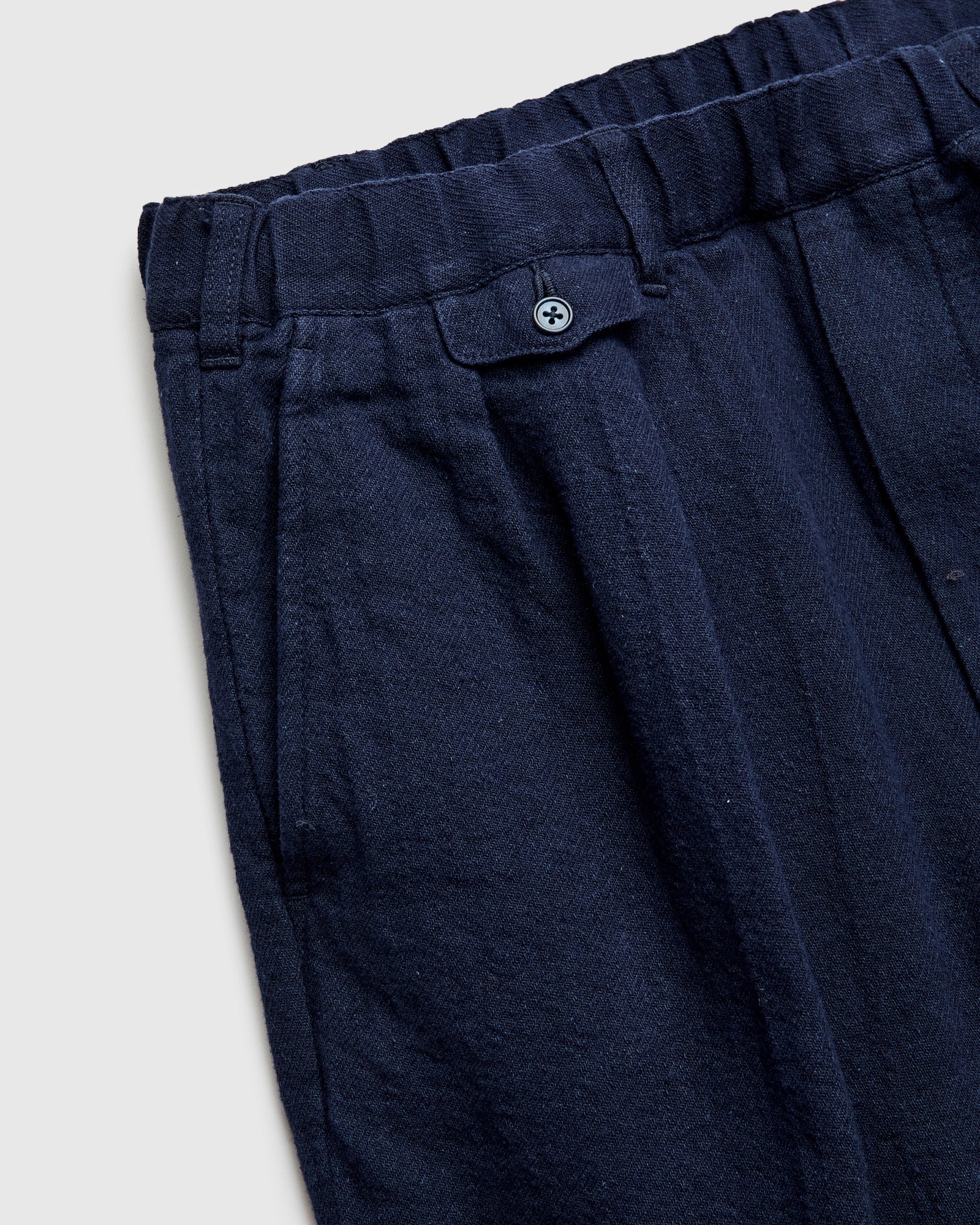 2-Pleat Linen Relax Trousers in Navy - Image 4