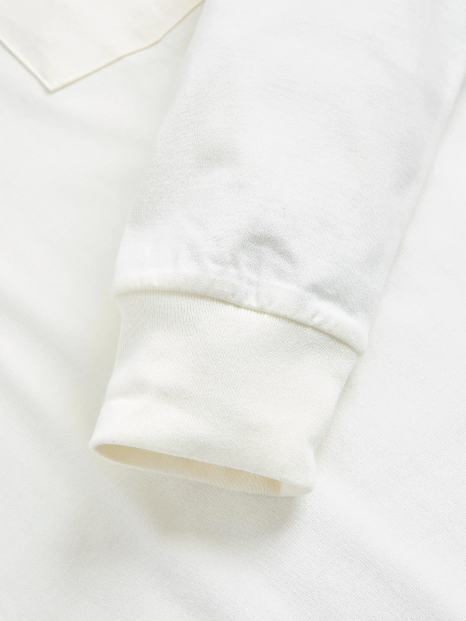40/2 Long Sleeve Pocket T-Shirt in White - Image 5