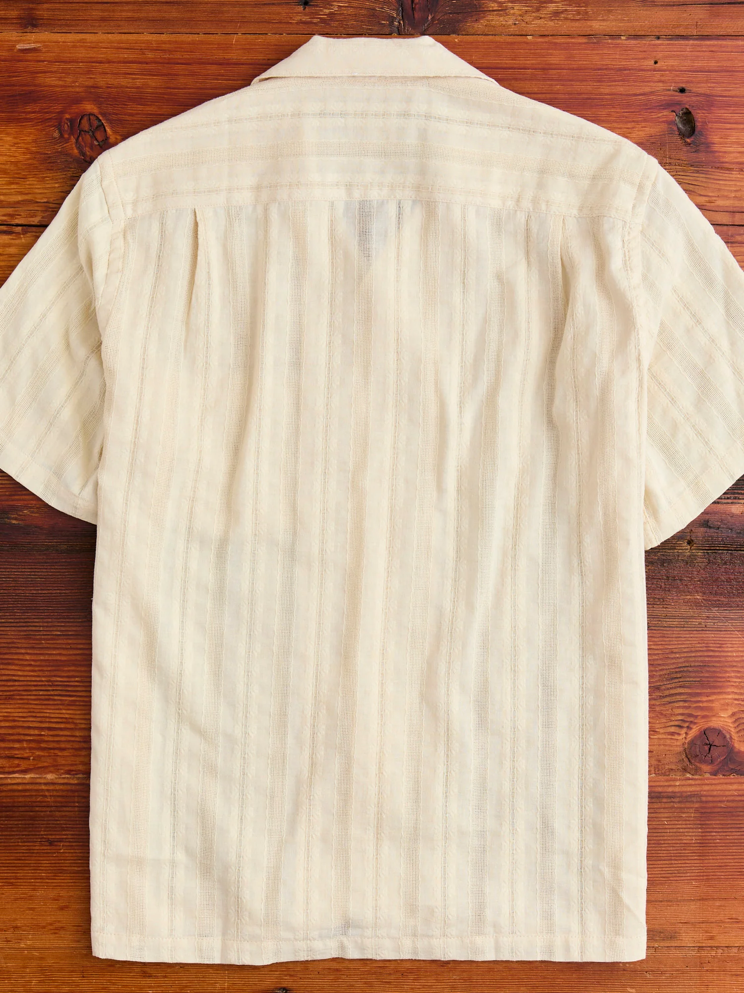Almada Button-Up Shirt in Ecru - Image 10