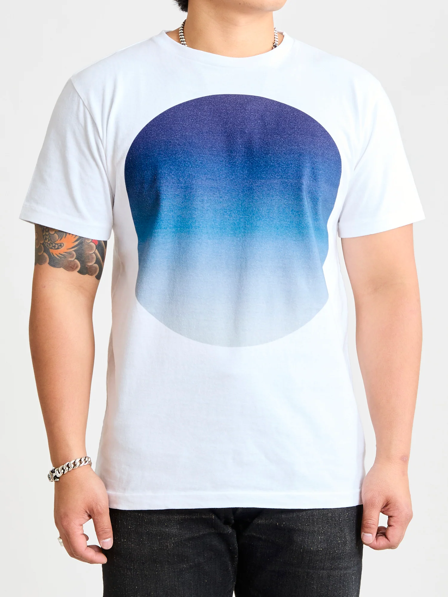 Big Circle T-Shirt in Blue Gradient - Image 2