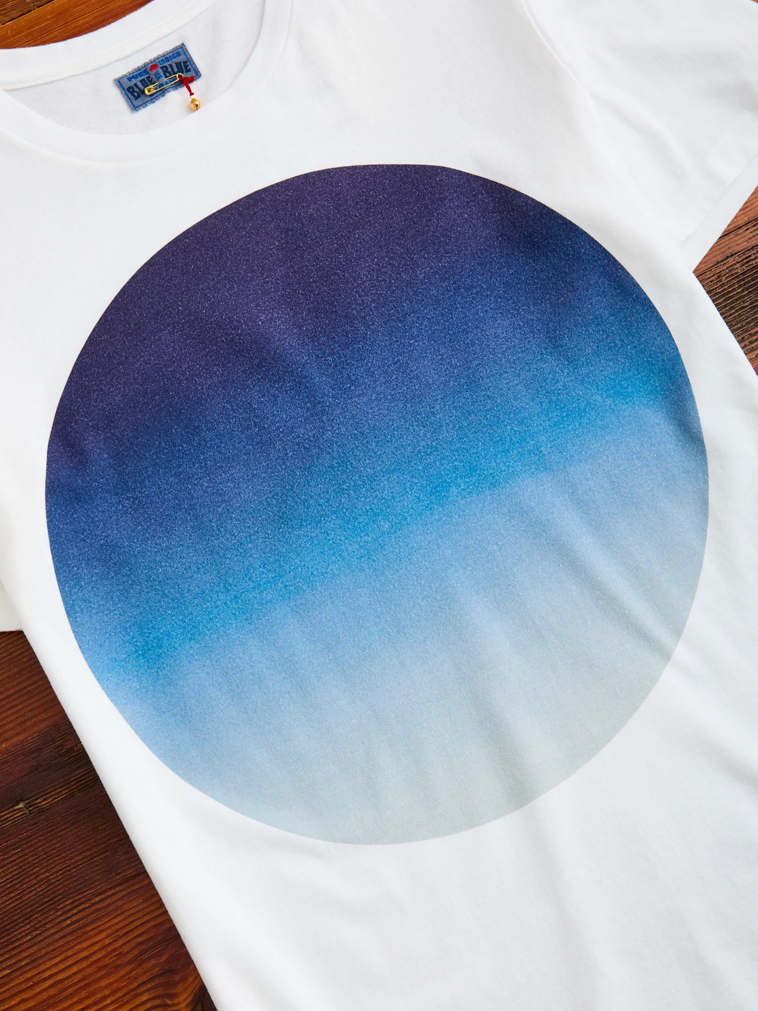 Big Circle T-Shirt in Blue Gradient - Image 6