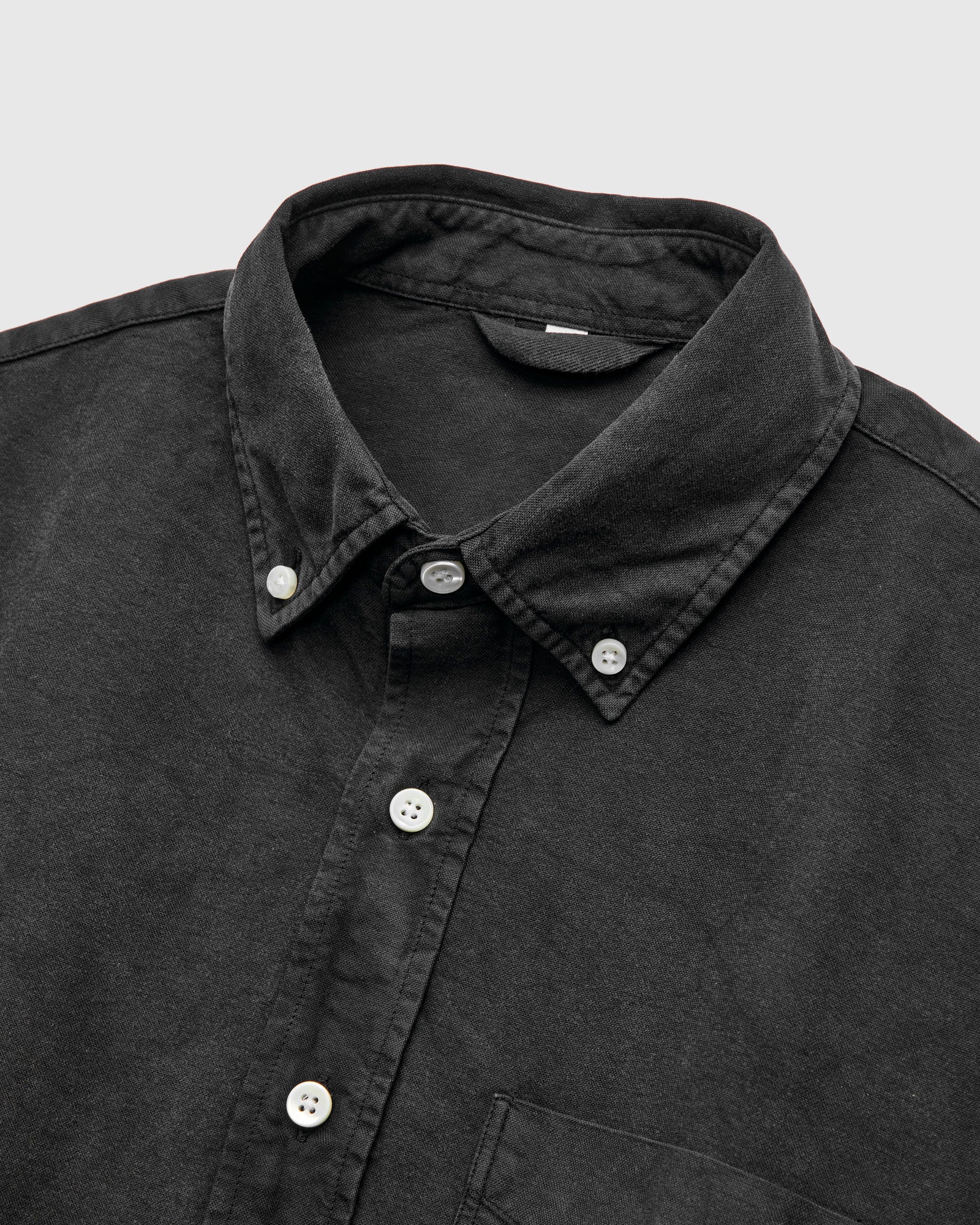 Big Oxford Shirt in Vintage Black - Image 3
