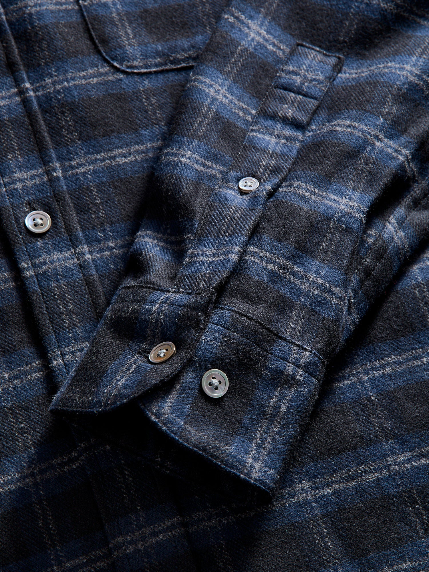 Cachal Button-Up Shirt in Dark Navy - Image 7