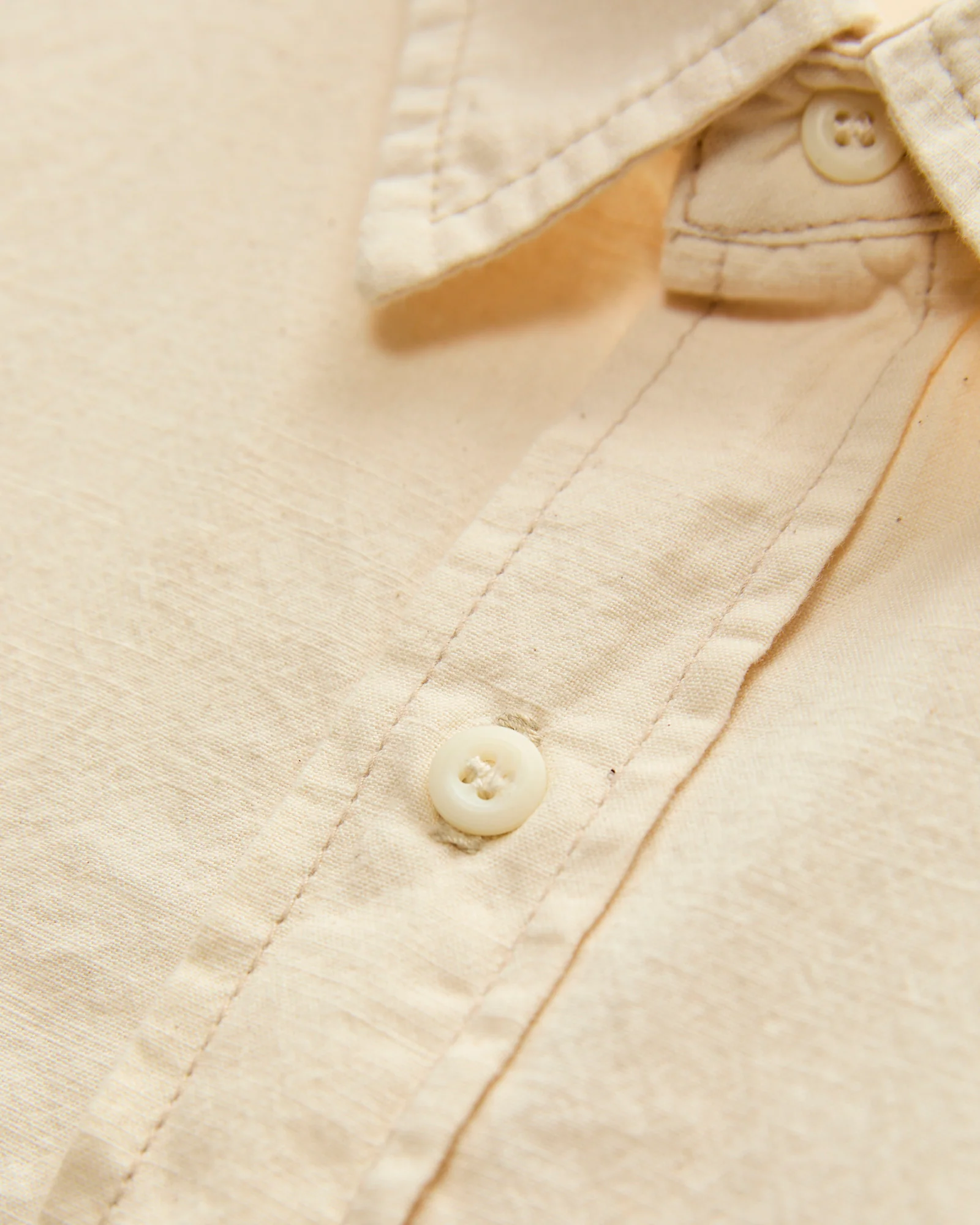 Earl Chambray Shirt in Natural - Image 5