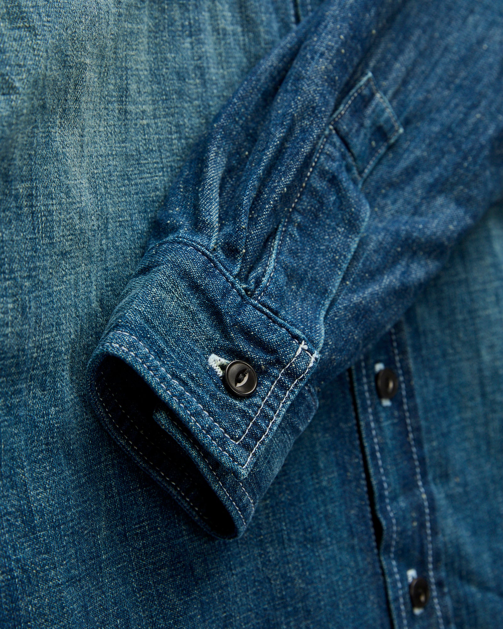 Earl Selvedge Denim Shirt in Dark Washed Indigo - Image 5