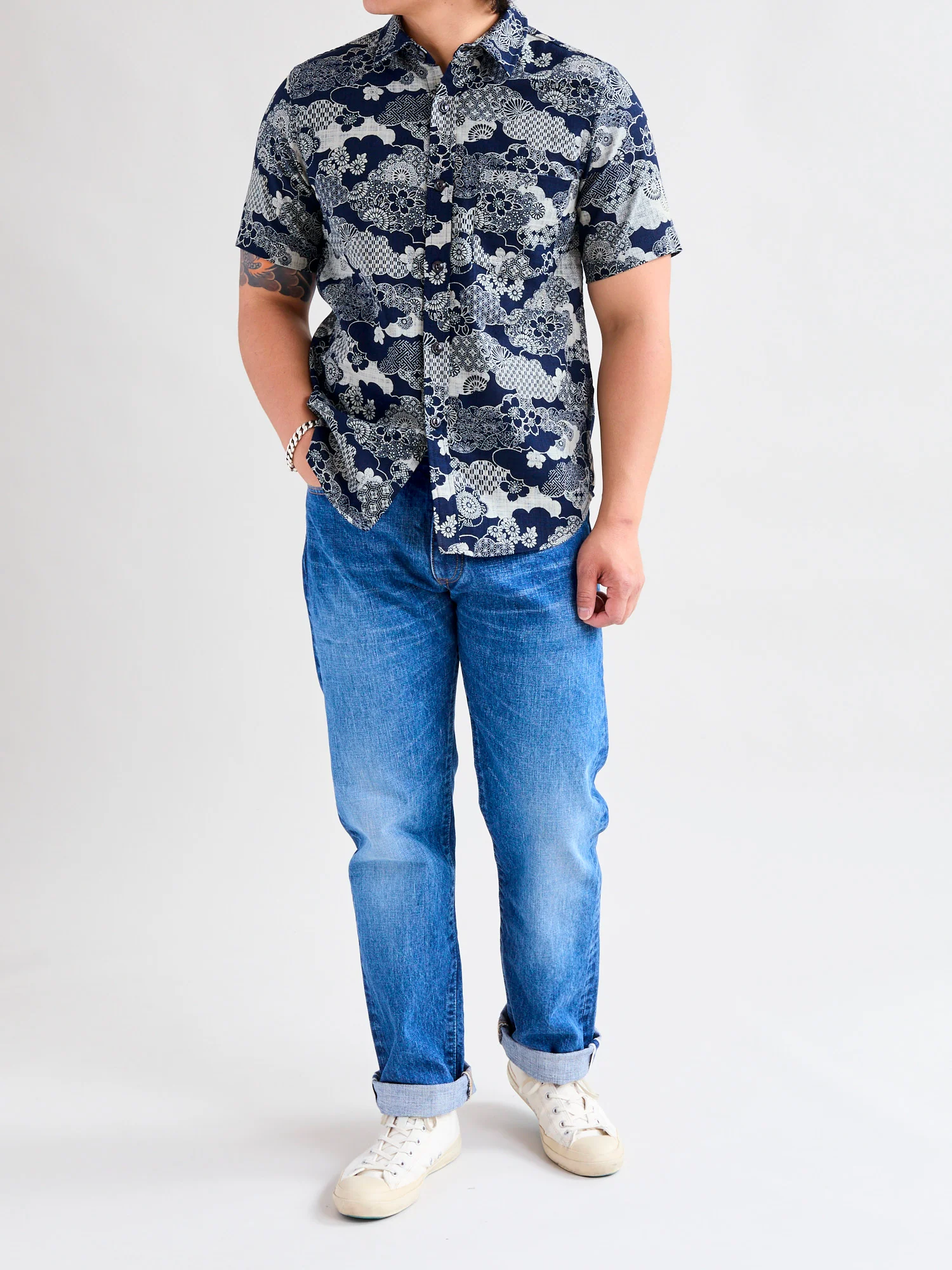 "Floral Cloud" Oxford Shirt in Navy - Image 10