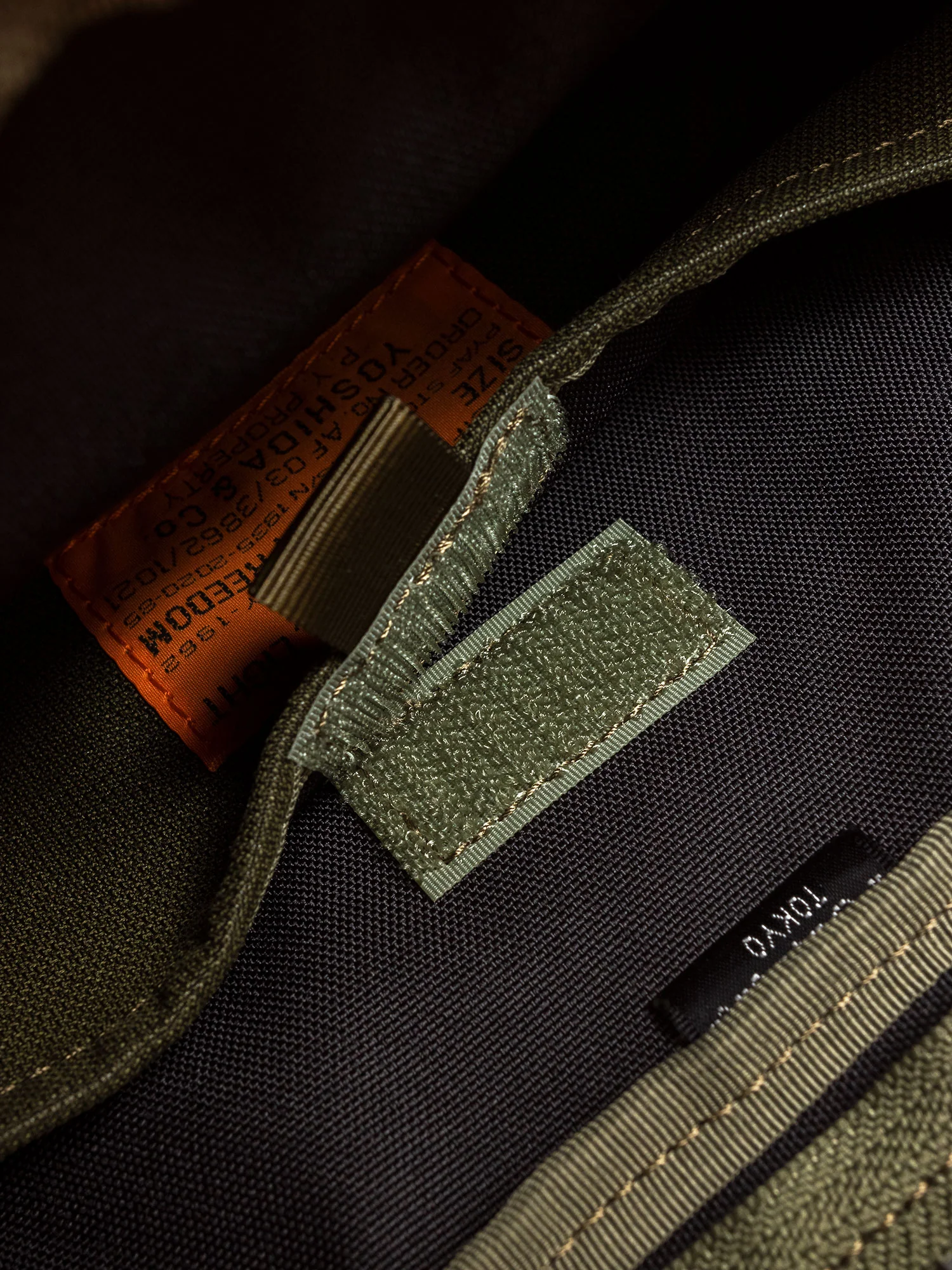 "Flying Ace" Shoulder Bag (S) in Olive Drab - Image 11