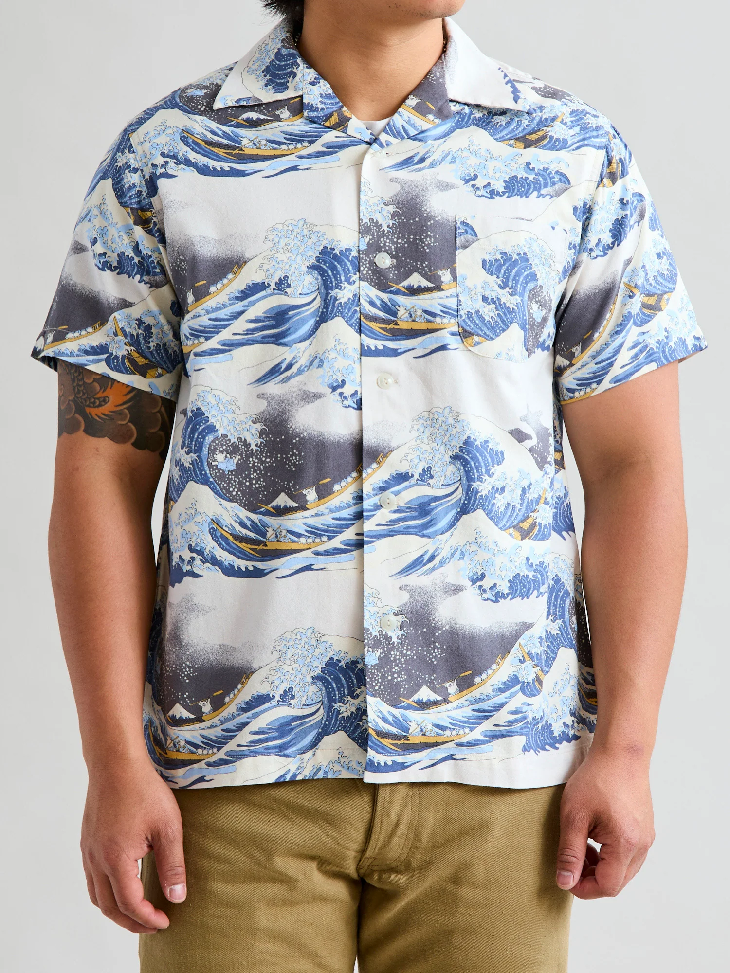 "Great Wave" Vacation Shirt in Ivory - Image 2
