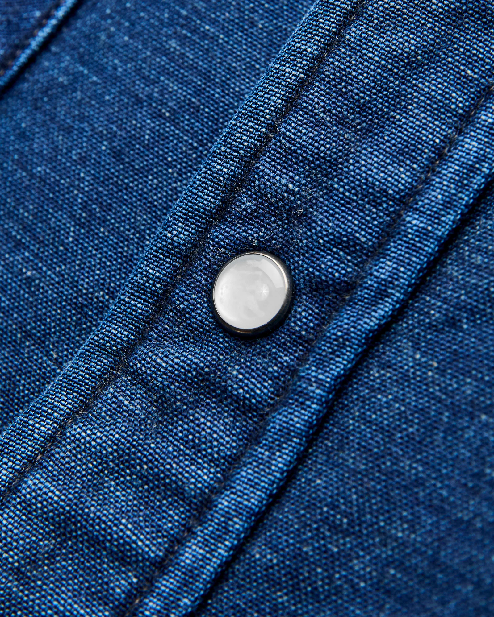 Heavyweight Chamois Western Workshirt in Indigo - Image 4