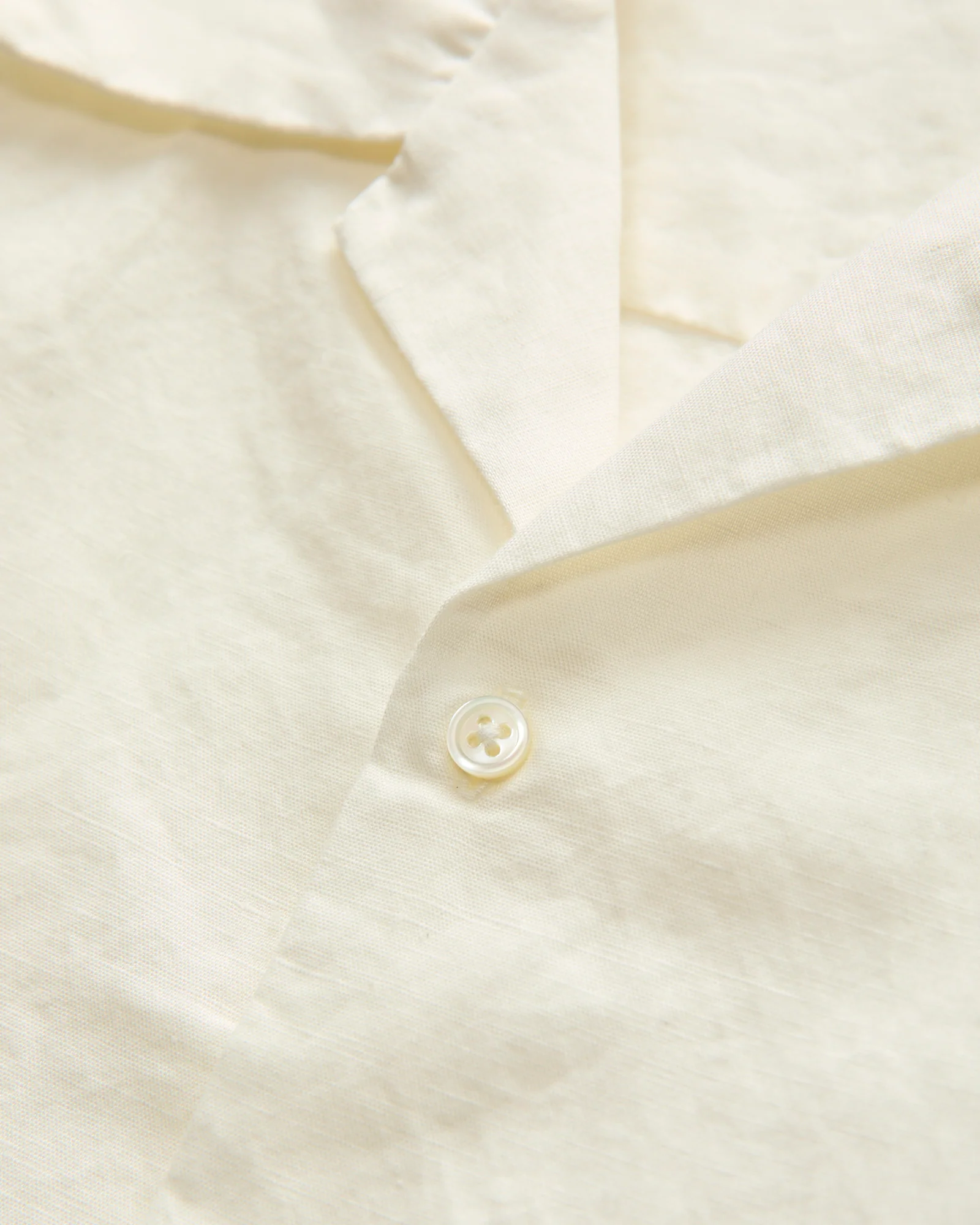 Linen Blend Open Collar SS Shirt in Off-White - Image 5