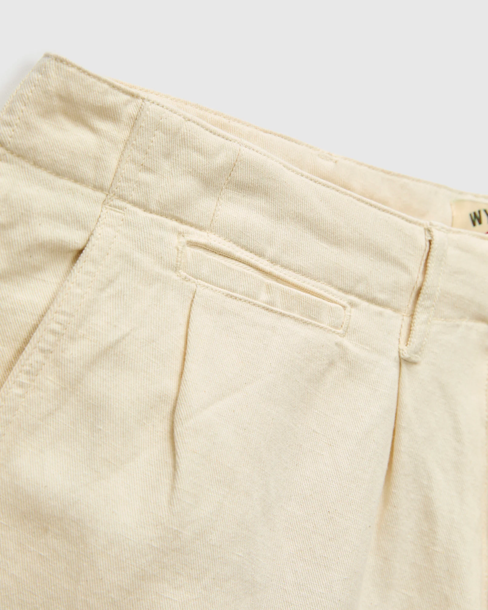 Linen Pleated Chino in Unbleached Ecru - Image 5