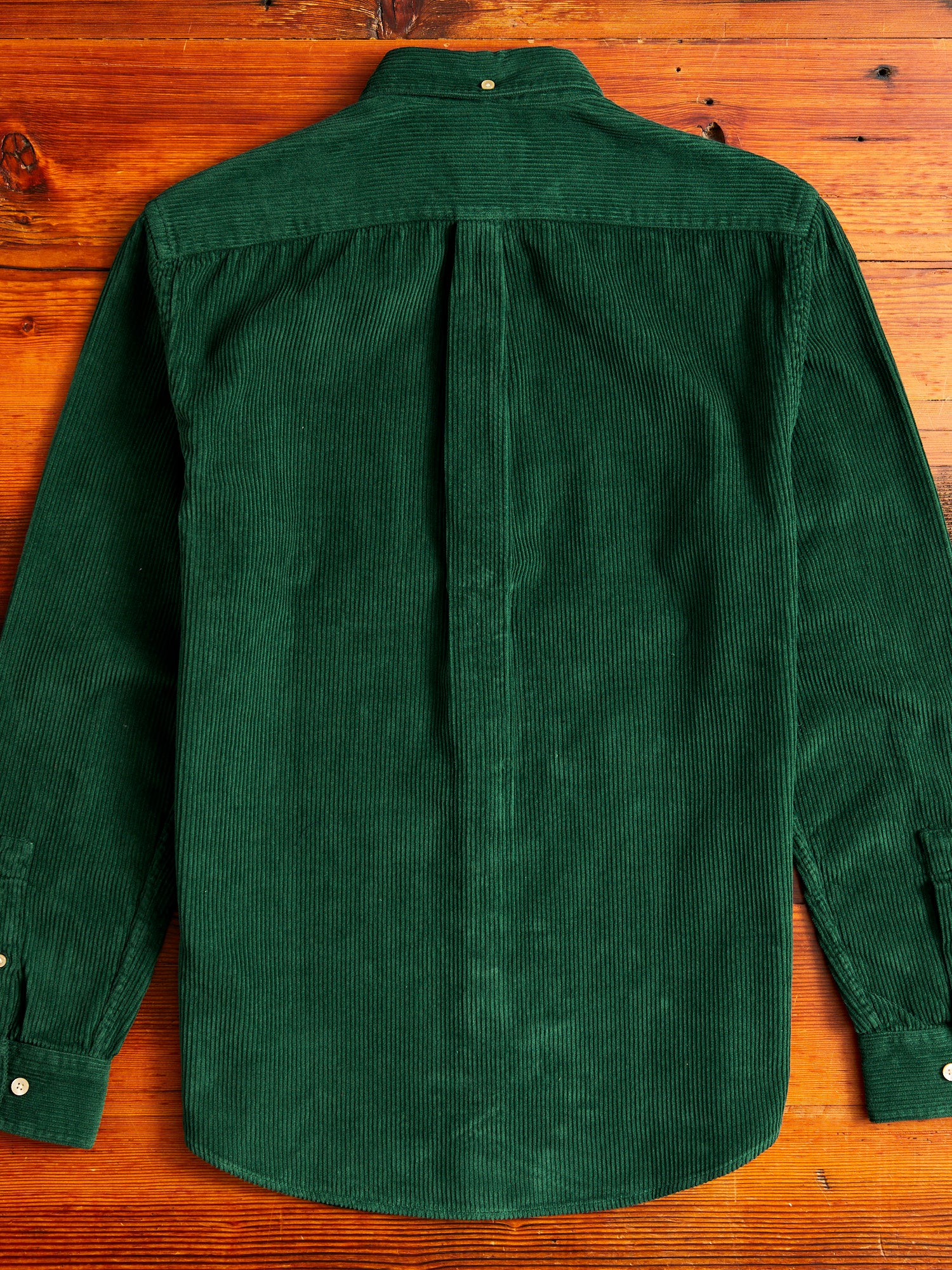 Lobo Button-Up Shirt in Green - Image 8