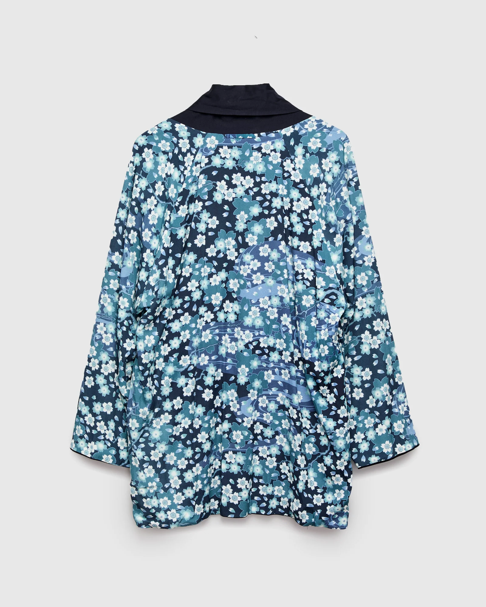 "Nagare Sakura" Reversible Knit Haori in Dark Navy - Image 4