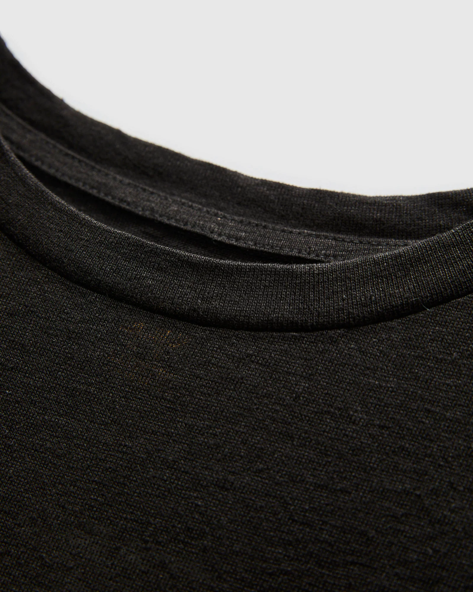 Normandy Linen T-Shirt in Black - Image 5