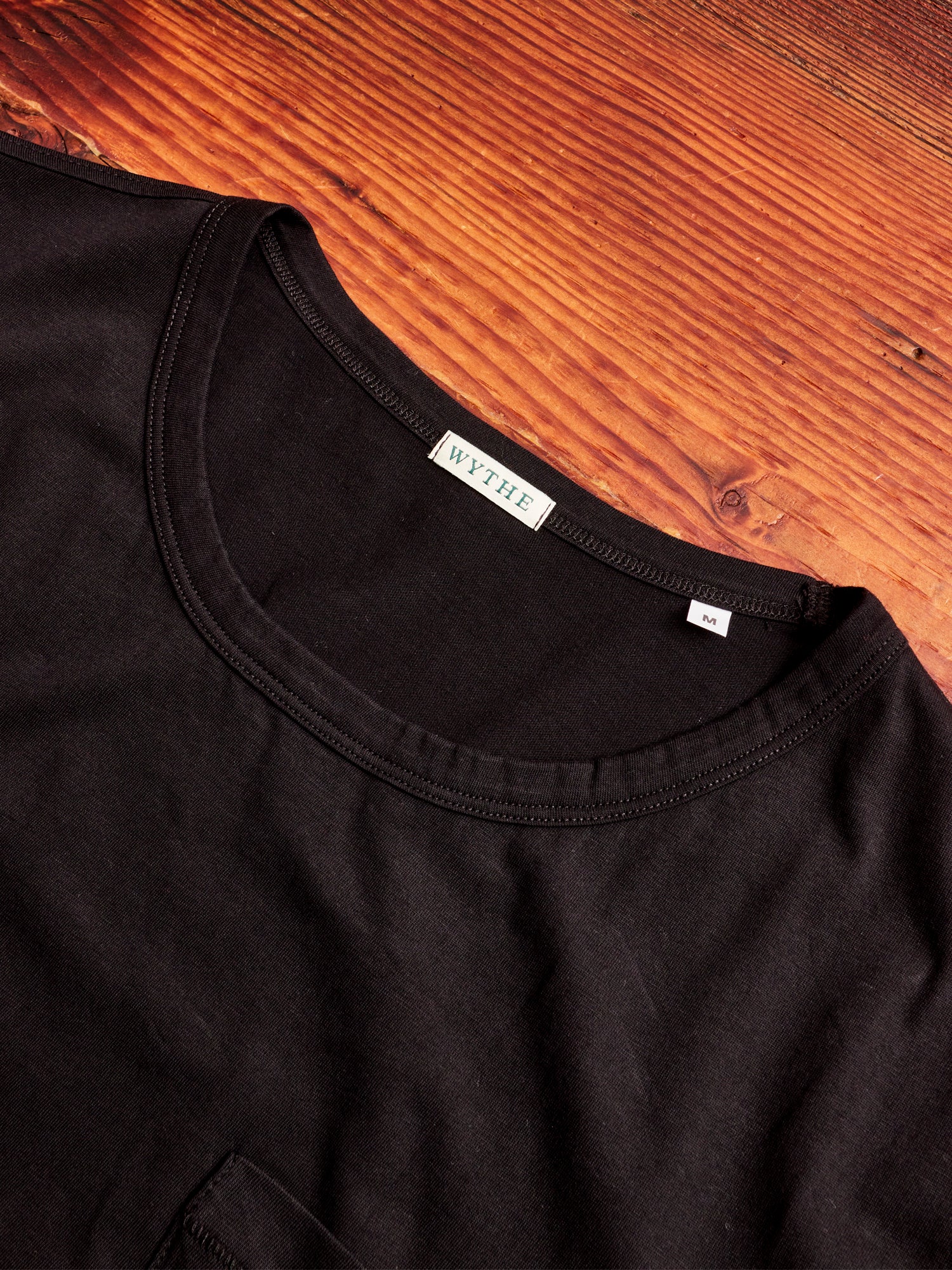 Organic Cotton Tubular Pocket T-Shirt in Black - Image 3
