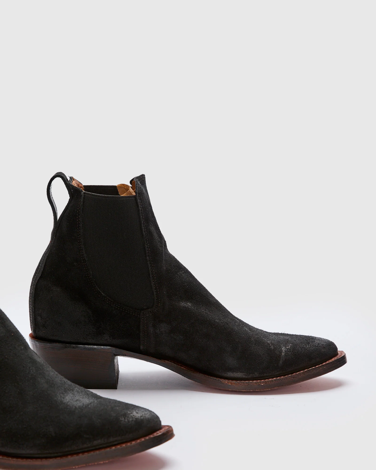 Plainview Chelsea Boot in Black Roughout - Image 4