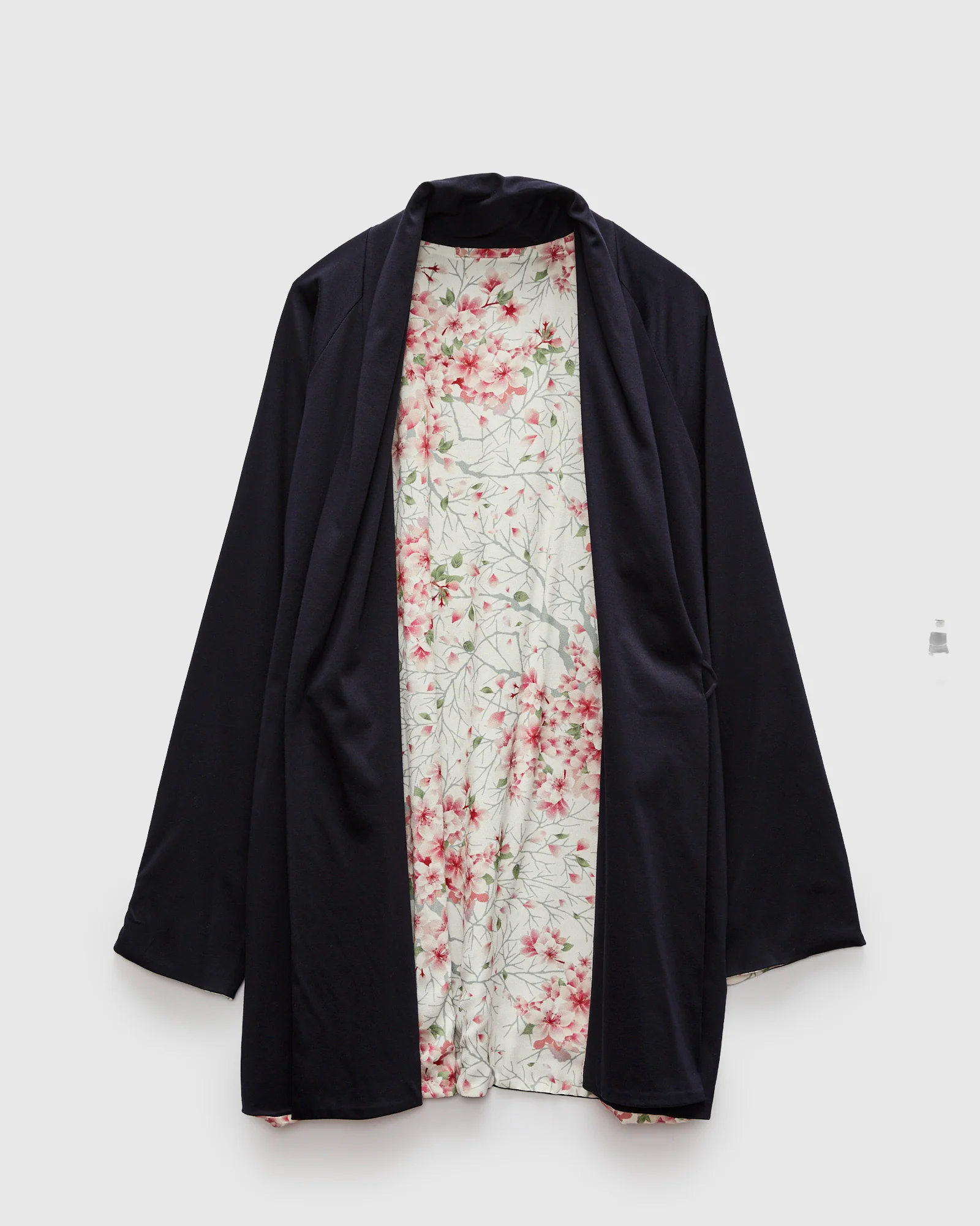 "Sakura Kaza" Reversible Knit Haori in White - Image 3