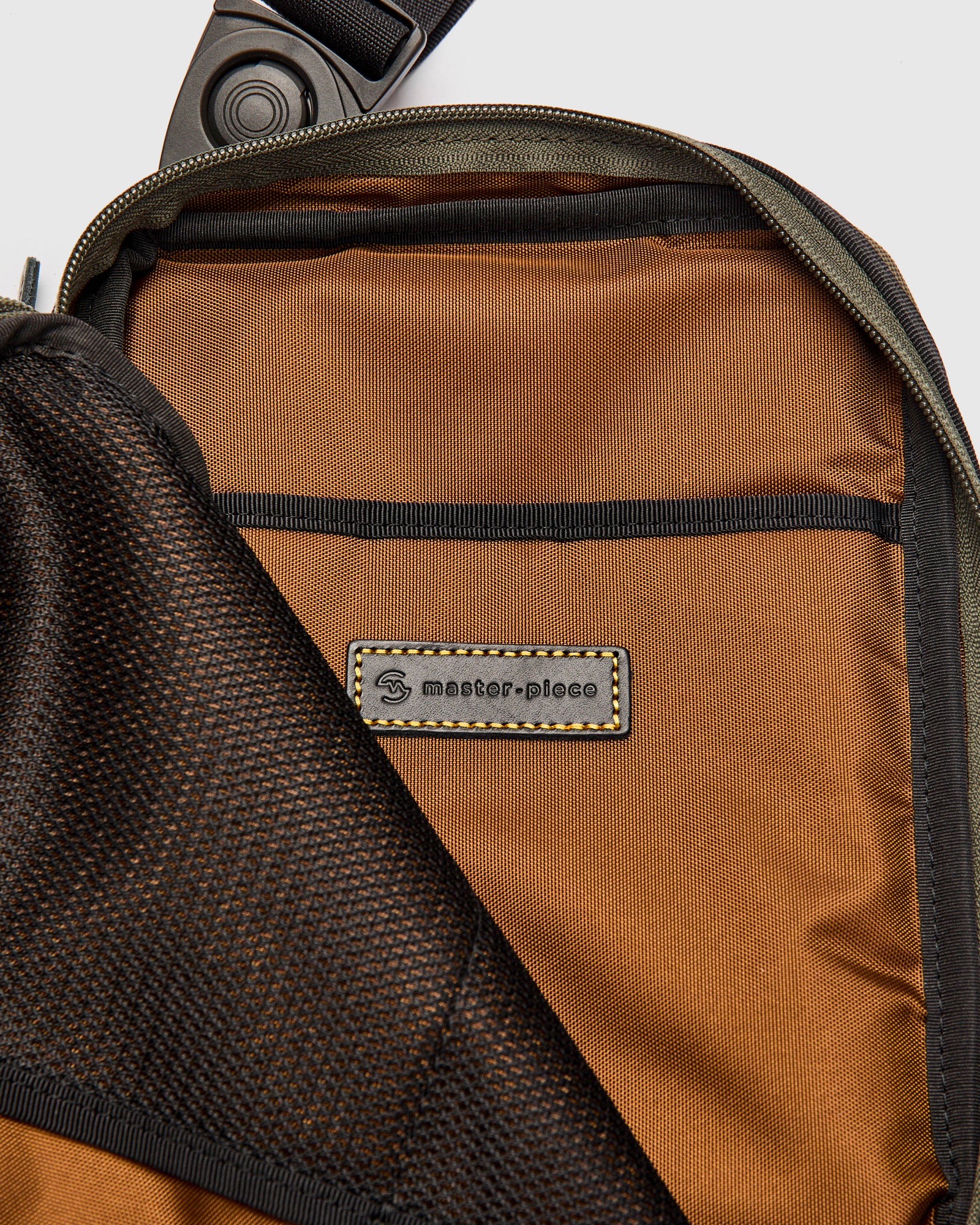 Scramble Shoulder Bag in Khaki - Image 5