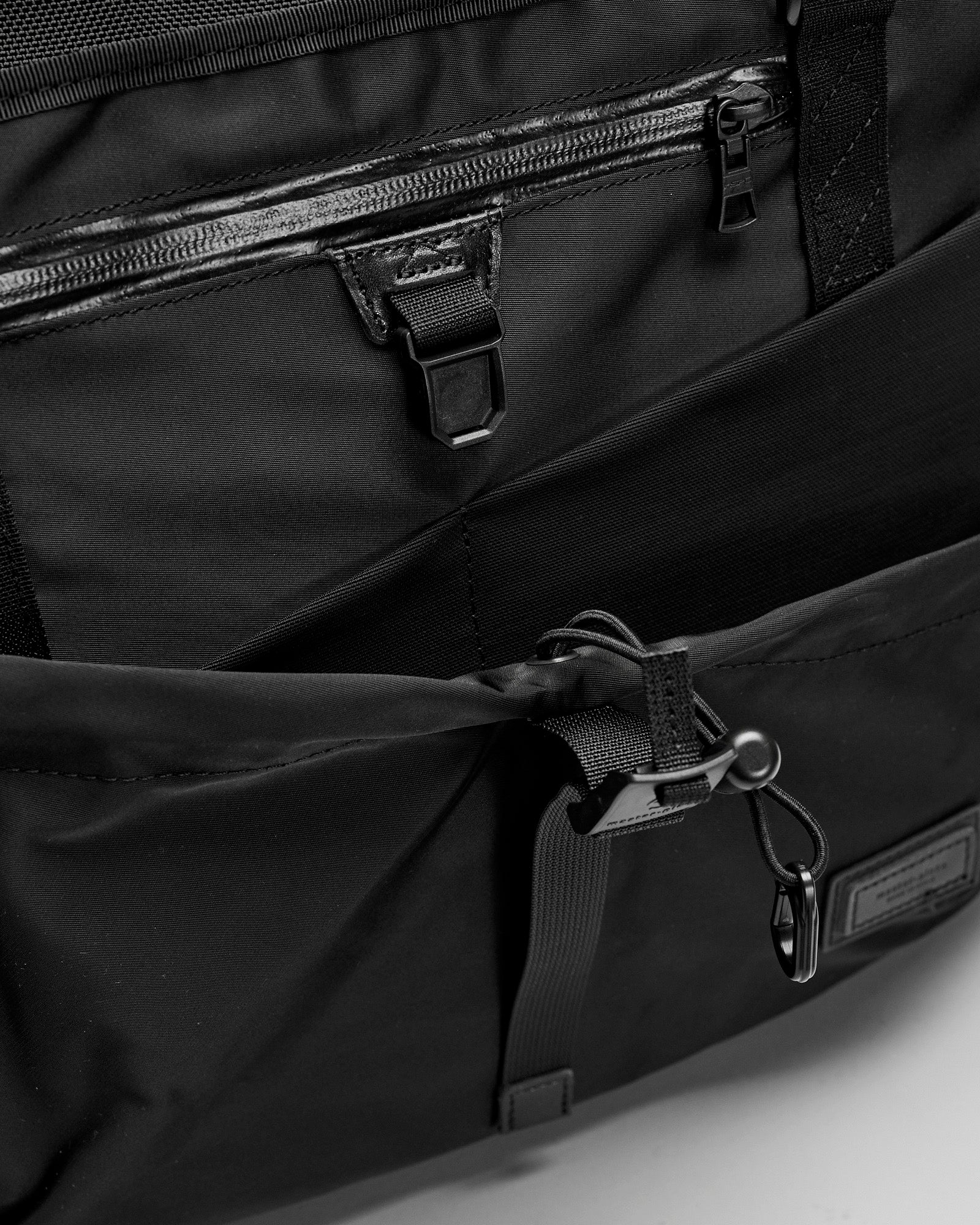 Scramble 2way Tote Bag in Black - Image 8