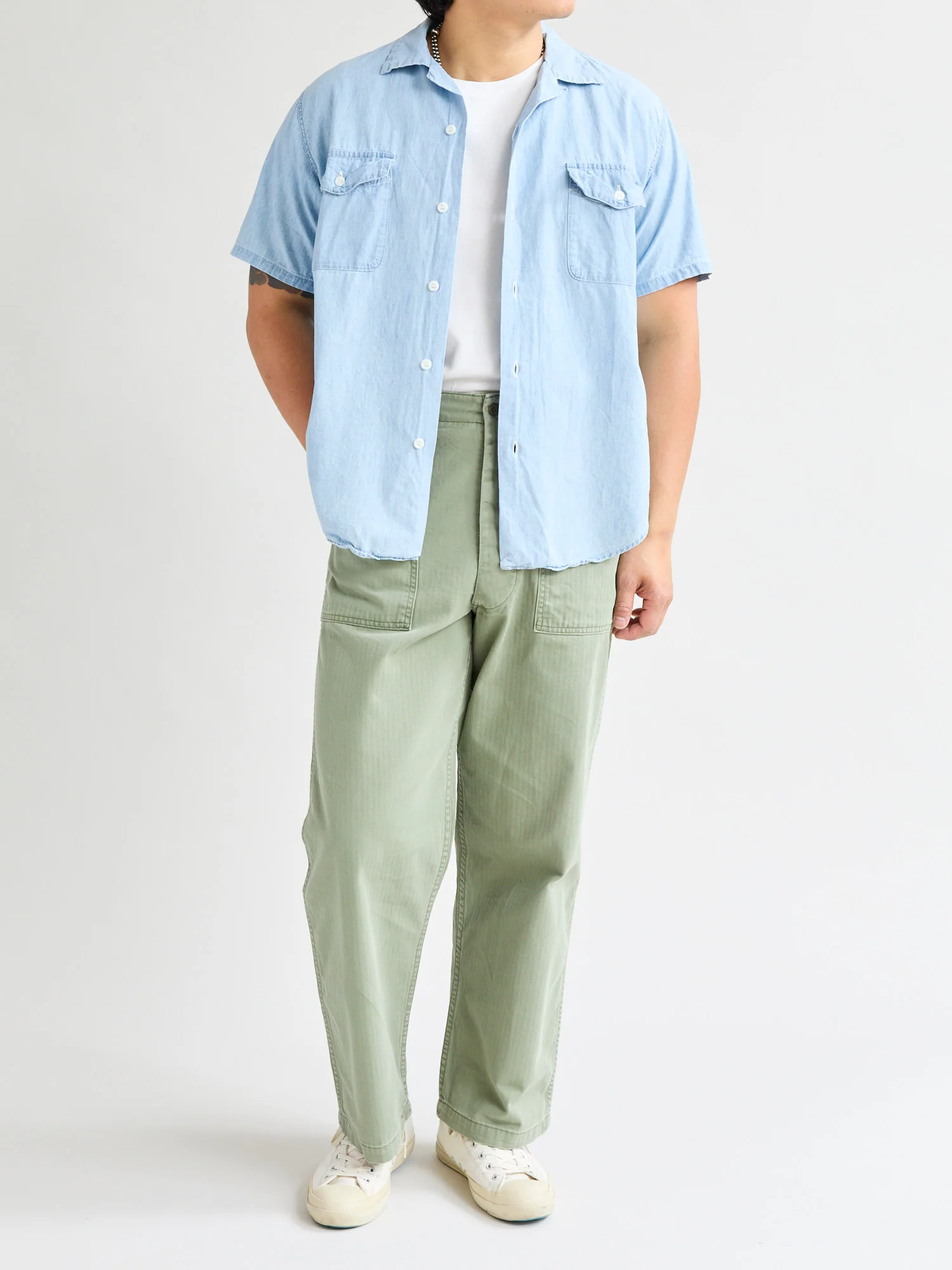 Short Sleeve Work Shirt in Chambray Bleached - Image 11