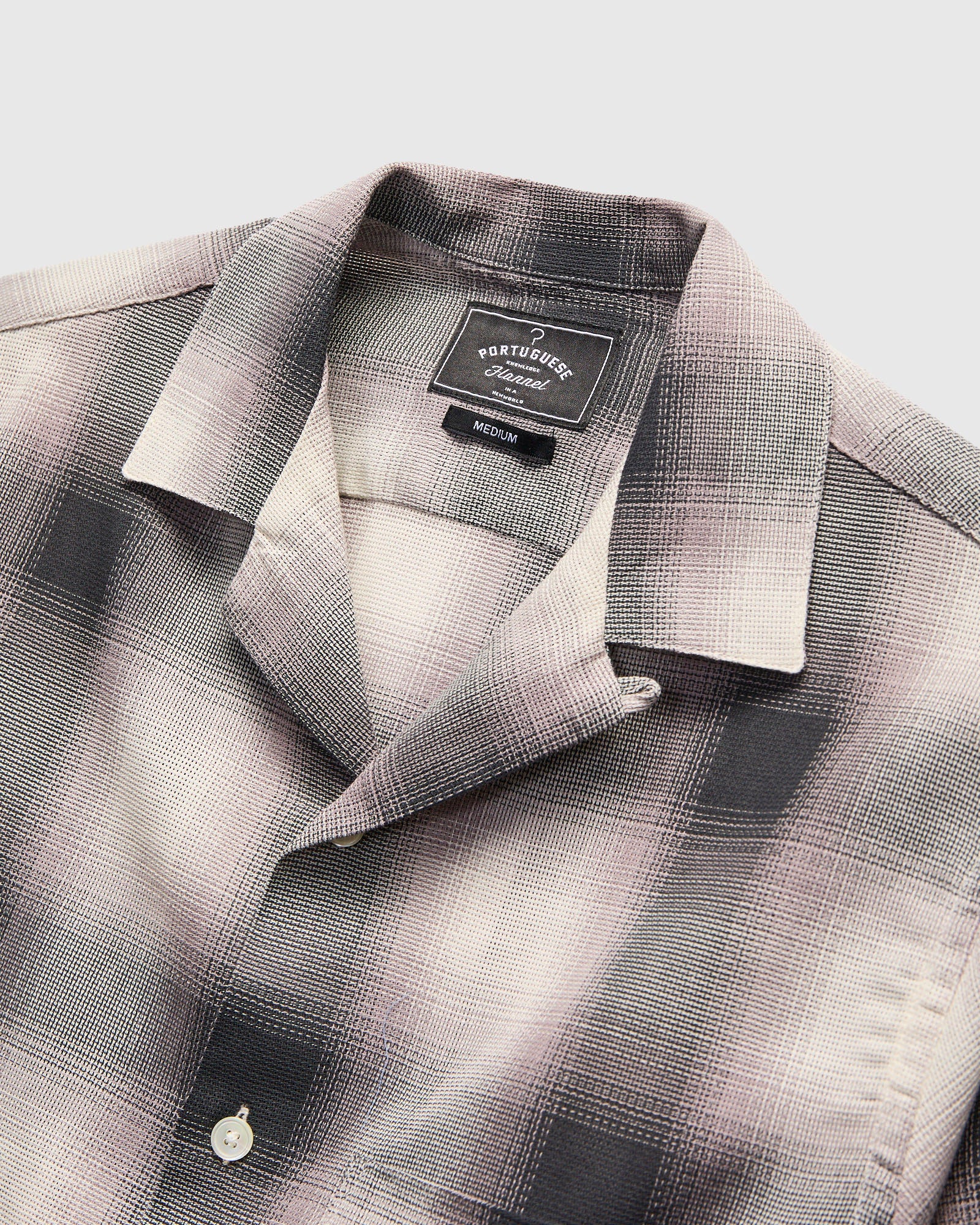 Smogy Shirt in Ombre Black - Image 4
