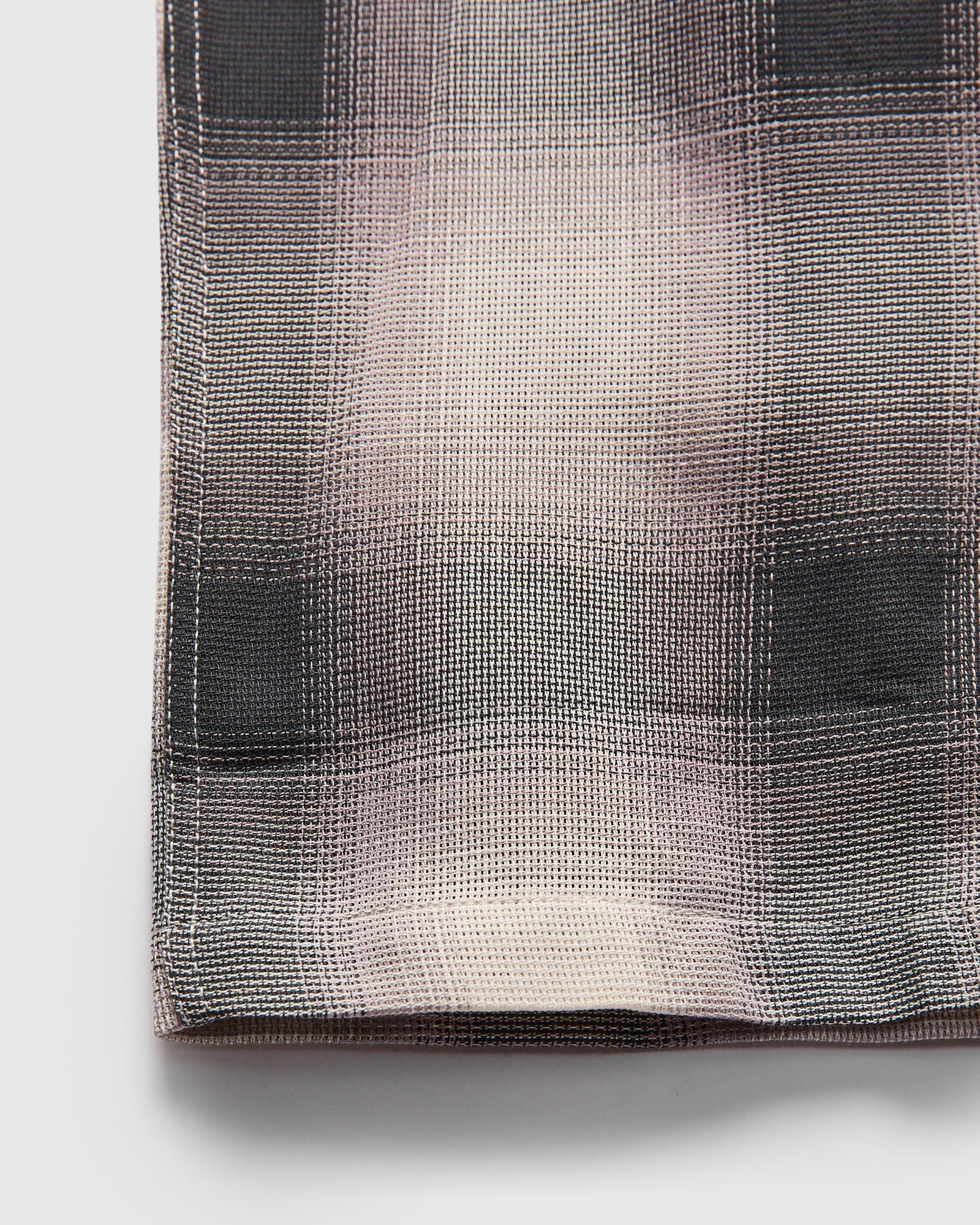 Smogy Shirt in Ombre Black - Image 8