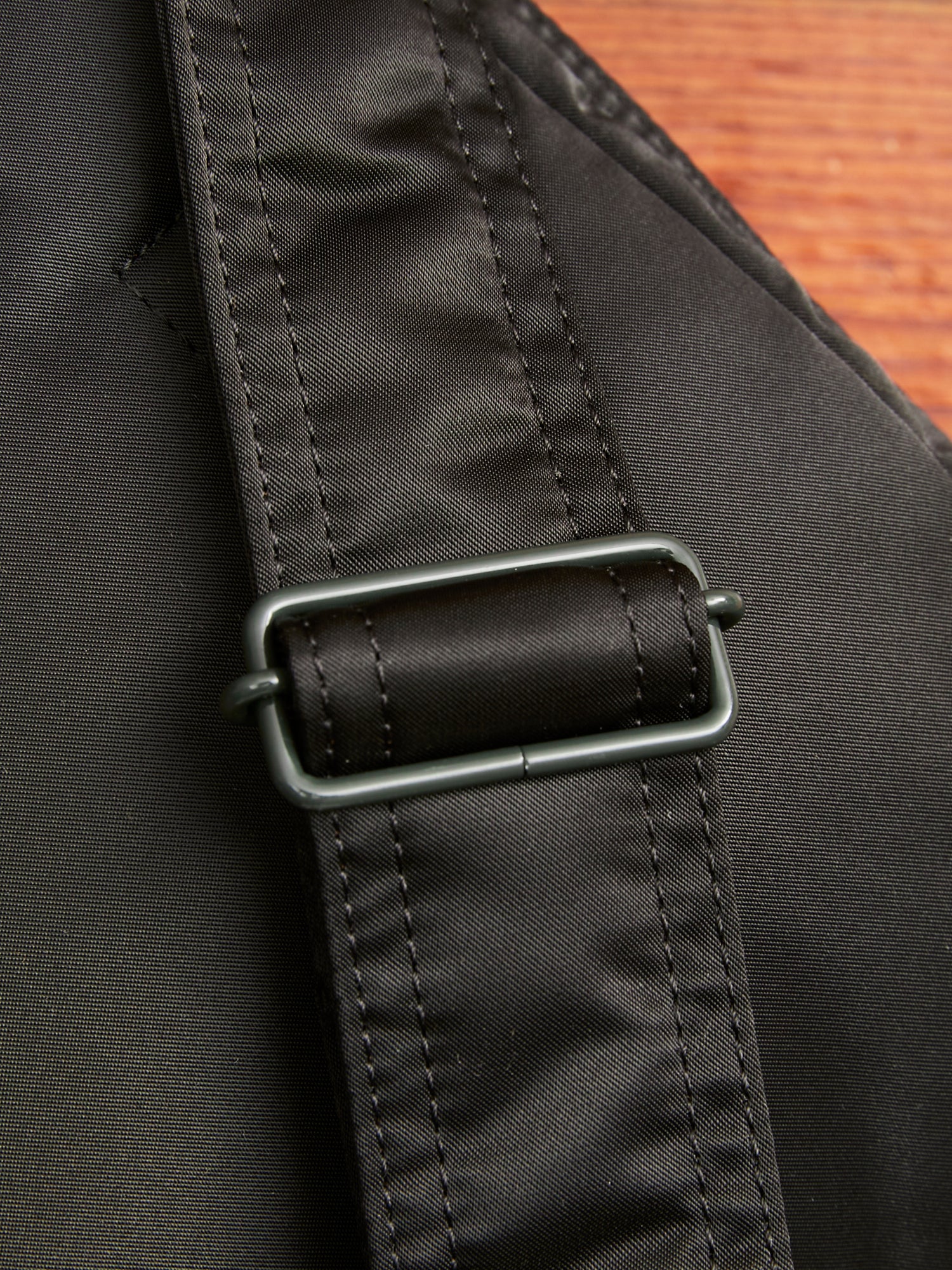 "Tanker" Shoulder Bag (S) in Black - Image 7