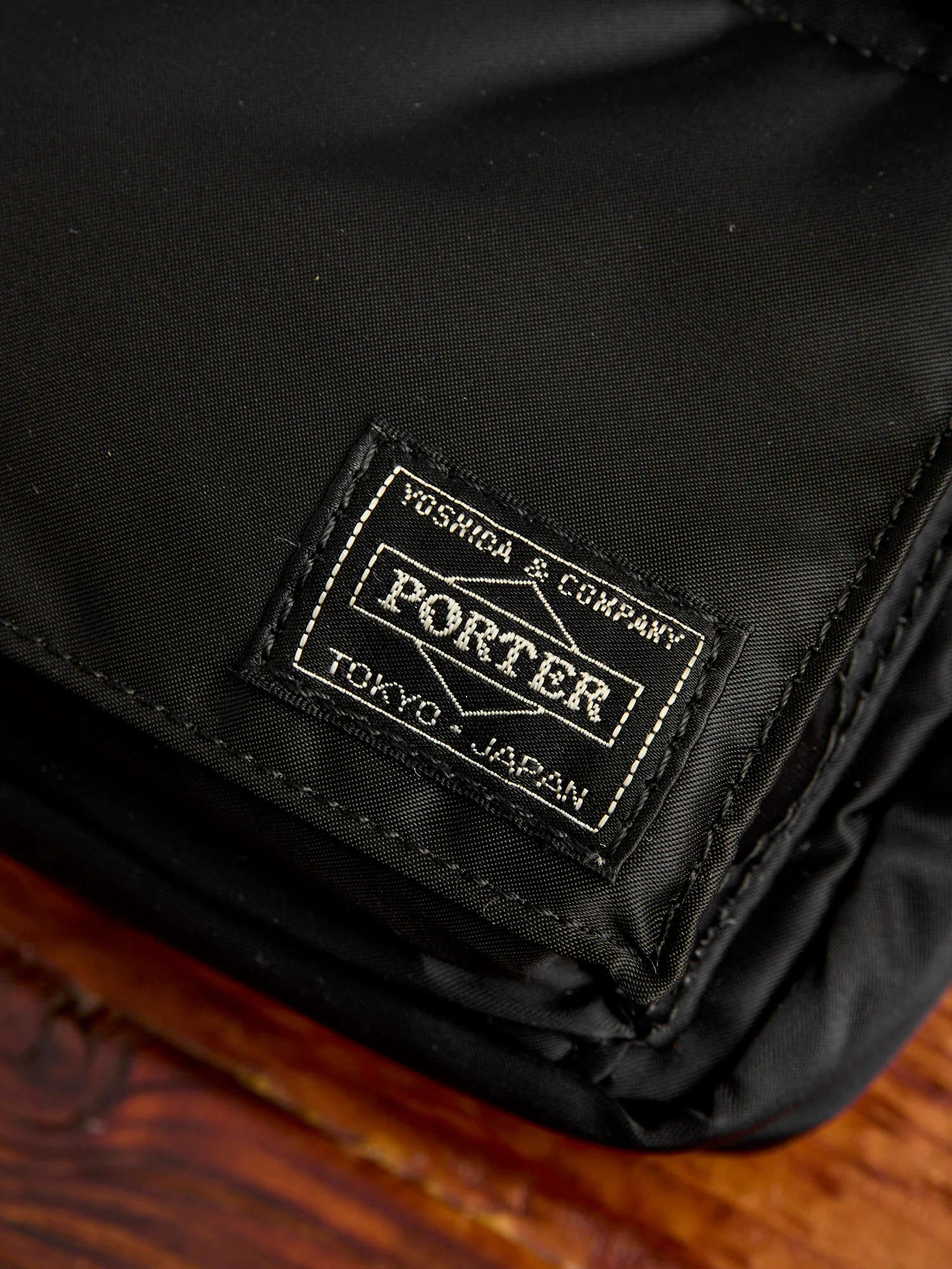 "Tanker" Shoulder Bag (S) in Black - Image 6
