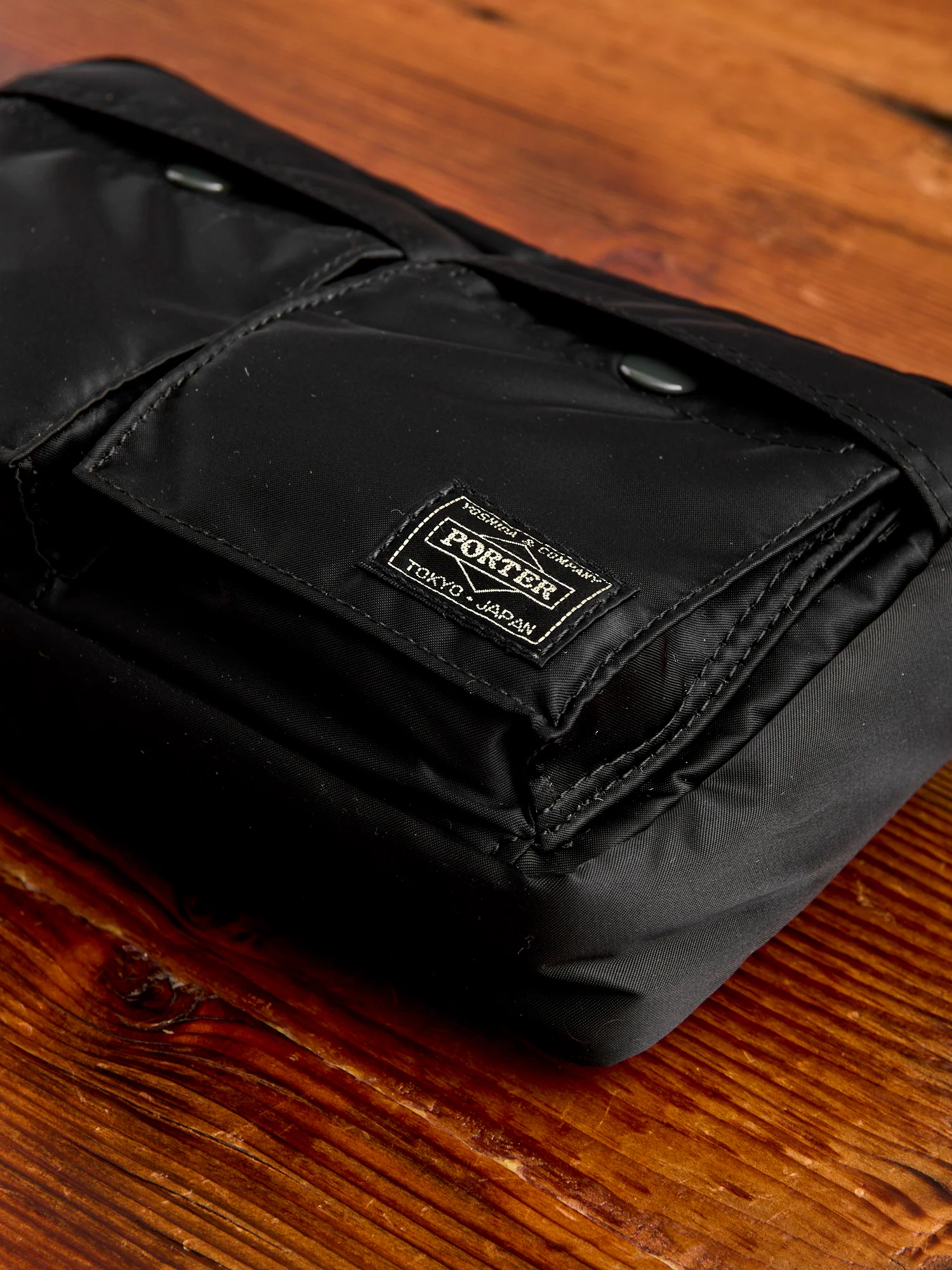 "Tanker" Shoulder Bag (S) in Black - Image 7