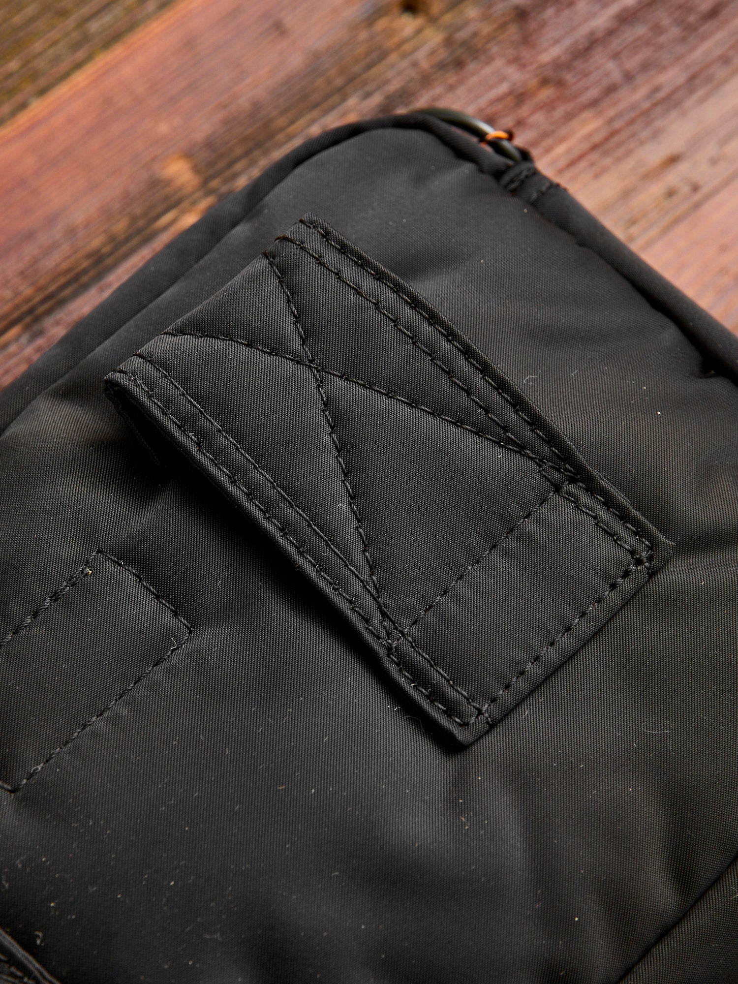 "Tanker" Shoulder Bag (S) in Black - Image 9