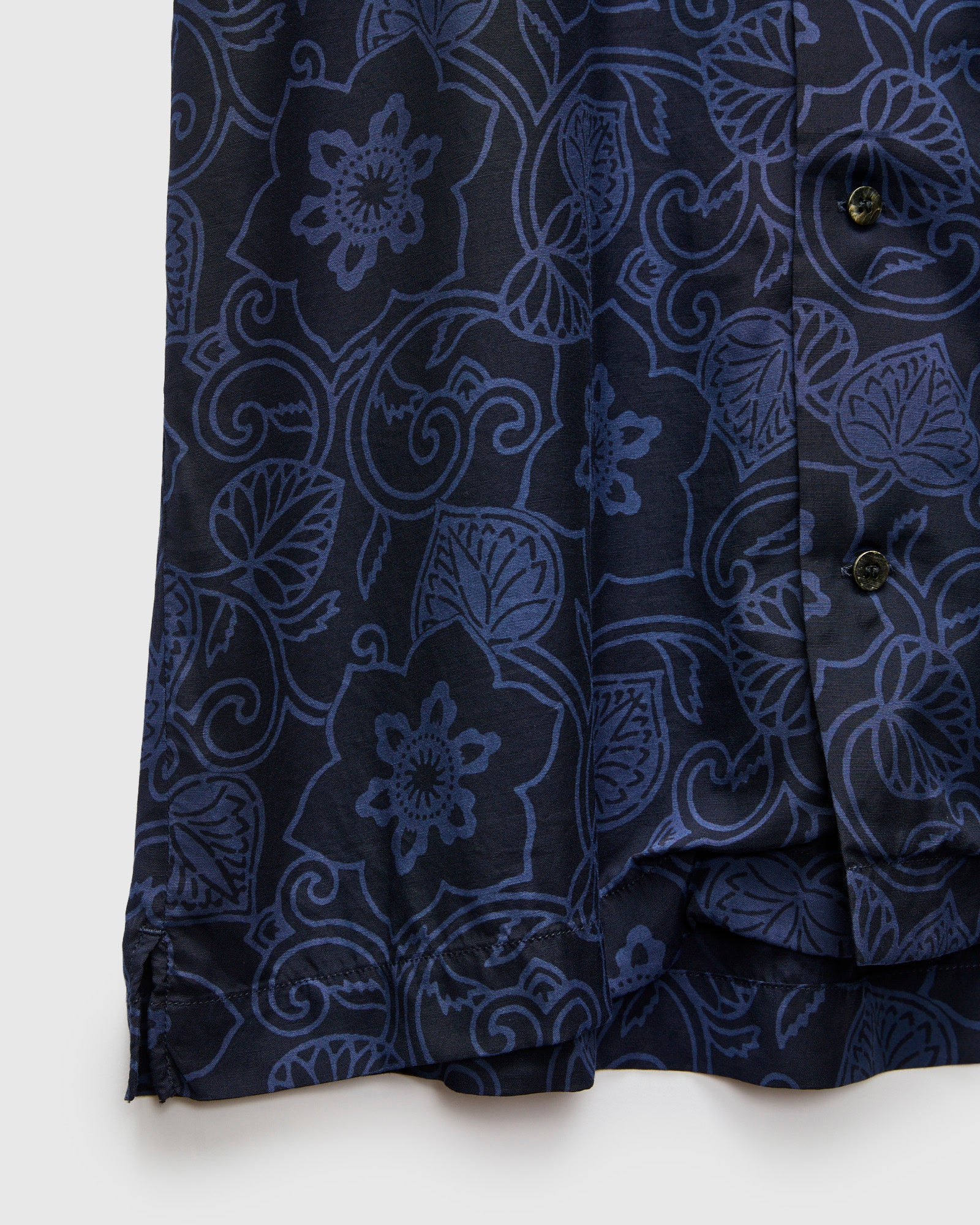 "Tessenka" Bassen Aloha Shirt in Dark Navy - Image 7