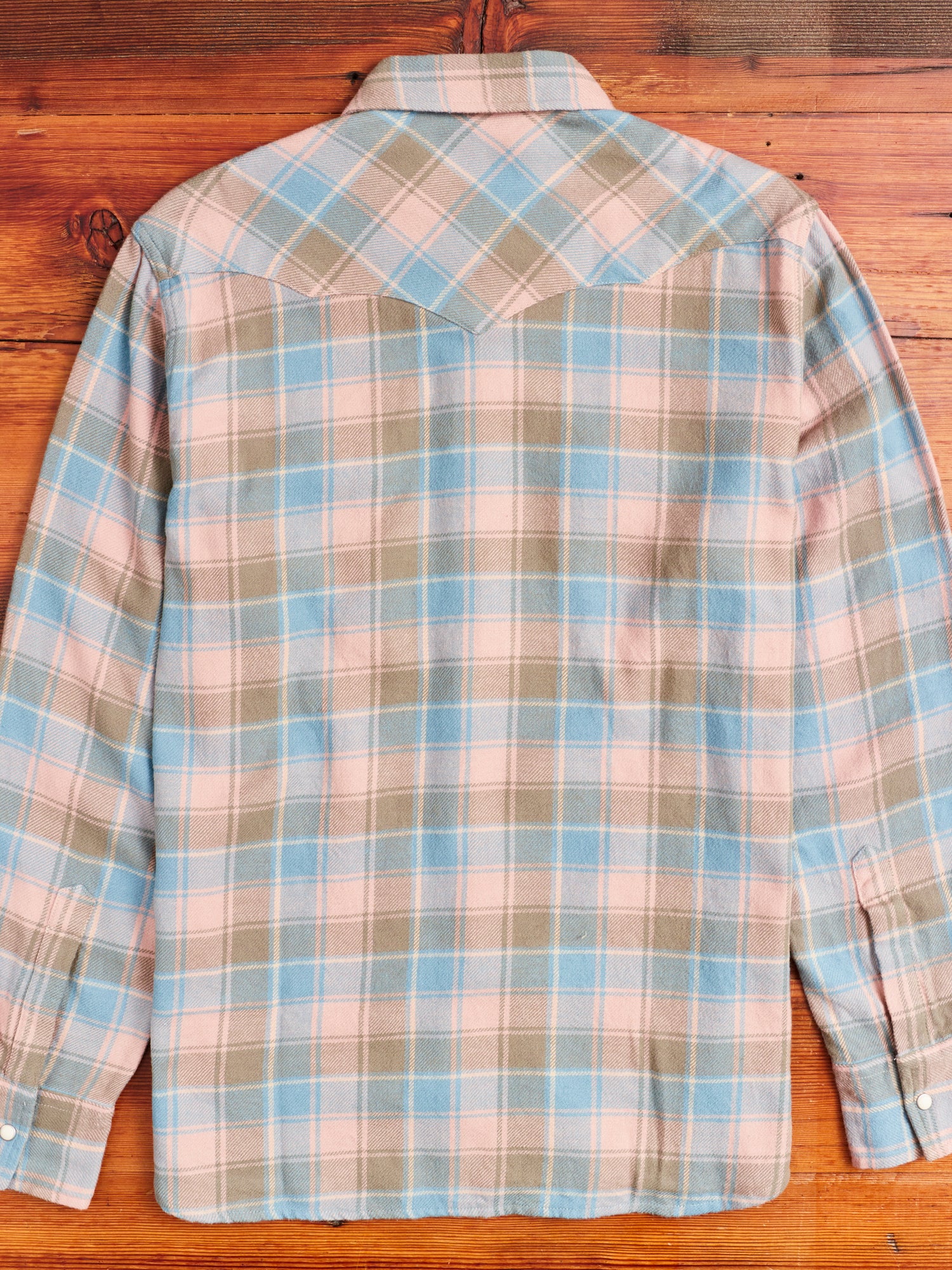 Washed Flannel Pearl Snap Shirt in Trout River - Image 8